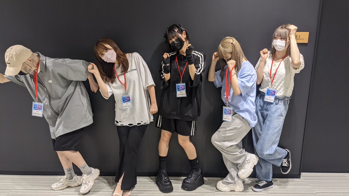 NEOJAPONISMinfo's tweet photo. 名古屋3日間ありがとうございました🤝
でら、楽しかったです🔥
でら、楽しんでもらえましたか?
#ネオジャポ #走って帰ります #RunningGiris https://t.co/vPzmvoPOa7