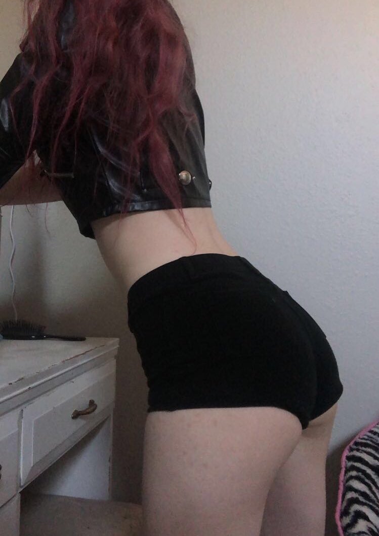 gh0stlyslut's tweet photo. hope u like small girls ^_^ https://t.co/P49fLocEeJ