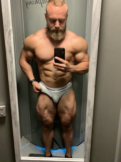 54K thank you for all the follows guys 🖤💪 https://t.co/JOwgqbFkkx https://t.co/5ByYMqqEHp