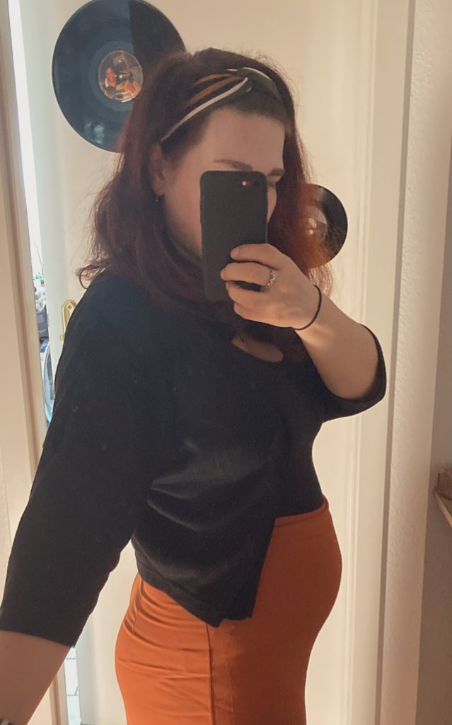 ElovY_'s tweet photo. Nope. Ich bin nicht schwanger. Das ist ein Perioden-Bauch. Und auch das ist völlig normal und überhaupt nichts wofür man sich schämen sollte. https://t.co/lieq7LwjPY