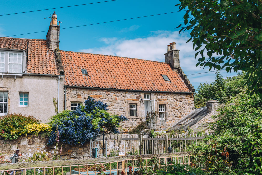 Four beautiful + fascinating wee local museums in Fife which are well worth a visit on an East Neuk adventure  ✨ <a href="/scotfishmuseum/">The Scottish Fisheries Museum</a>, Crail Museum &amp; Heritage Centre, <a href="/FifeFolkMuseum/">Fife Folk Museum</a> + <a href="/StAHeritage/">St Andrews Heritage Museum & Garden</a> 💙 #ad @MuseumsSpark #museumsarego
