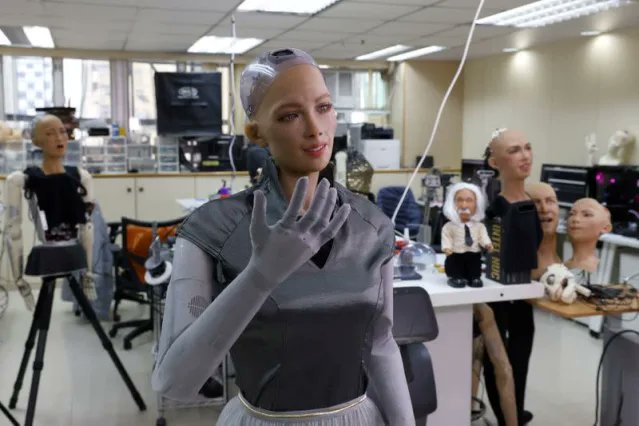 ivanajpavlovic's tweet image. #HansonRobotics said he aims to sell "thousands" of robots in 2021...