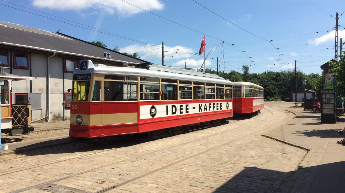 のaniel Gooß tweet media