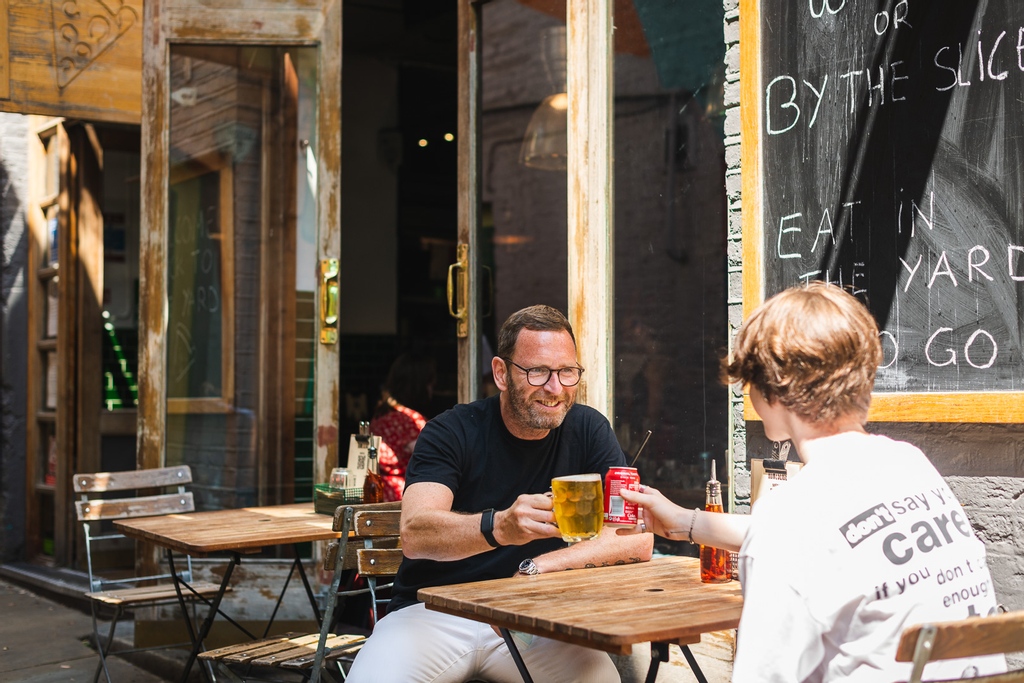 We'll cheers to free pints for dads this Father's Day! 🤩🍻 Join us at any of the Homeslice restaurants for free beer for fathers (and out-of-this-world pizza obvs)