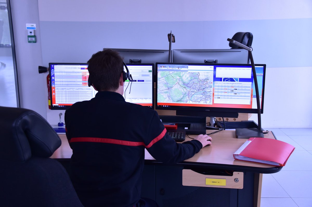 Sdis02's tweet photo. ⛈ #orages Réveil difficile pour les axonais
D’importants dégâts constatés sur les communes de #LaChapelleSurChezy #ChezySurMarne #ReuillySauvigny #Connigis #Monthurel #SaintEugene #CondeEnBrie
Aujourd’hui, 89 sapeurs-#pompiers de l’#Aisne engagés avec 52 engins ⛑🚒
@Prefet02 https://t.co/dsCL8hrRvV