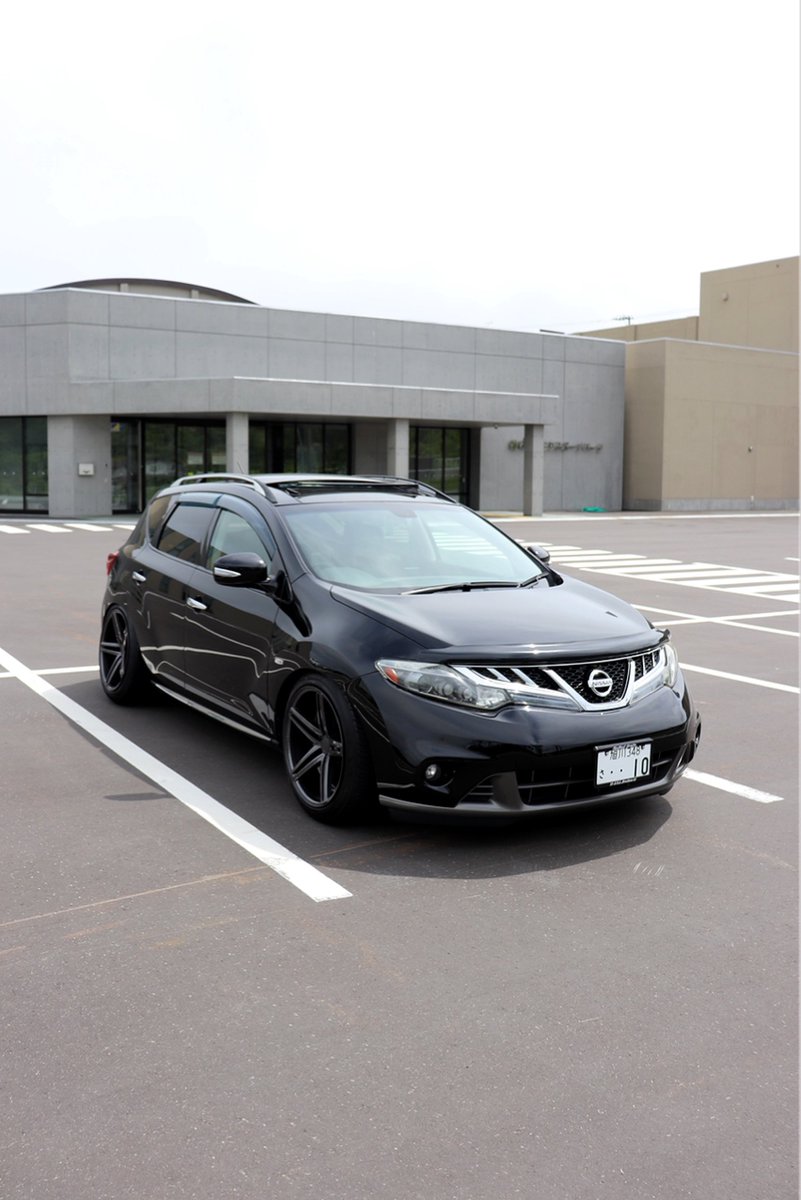 1209Ryoooota's tweet photo. 今年の仕様が完成しました。

NISSAN MURANO Z51 後期

BOLD WORLD 
     Air Suspension

VOSSEN 
   F / R 10.5J通し

シャコタンSUV✌️

車は変わりましたがよろしくお願いします🙇‍♂️ https://t.co/G9ddTMEBiw
