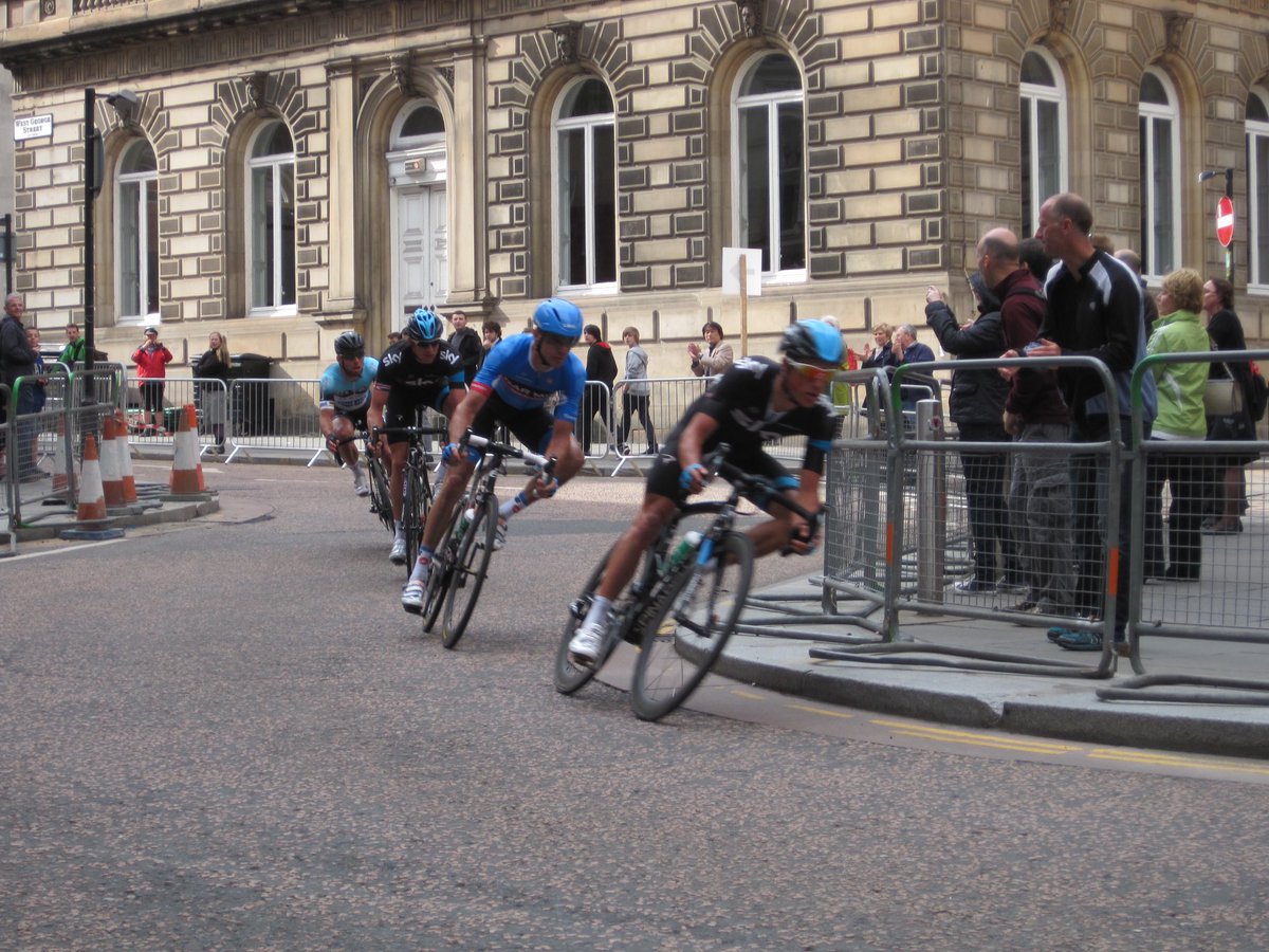 jkphearce's tweet photo. Nelson Mandela Place, Glasgow 2013 UK Championships ⁦@millarmind⁩ ⁦@MarkCavendish⁩ possibly ⁦@Petekennaugh⁩ https://t.co/nXOKmJsiNo