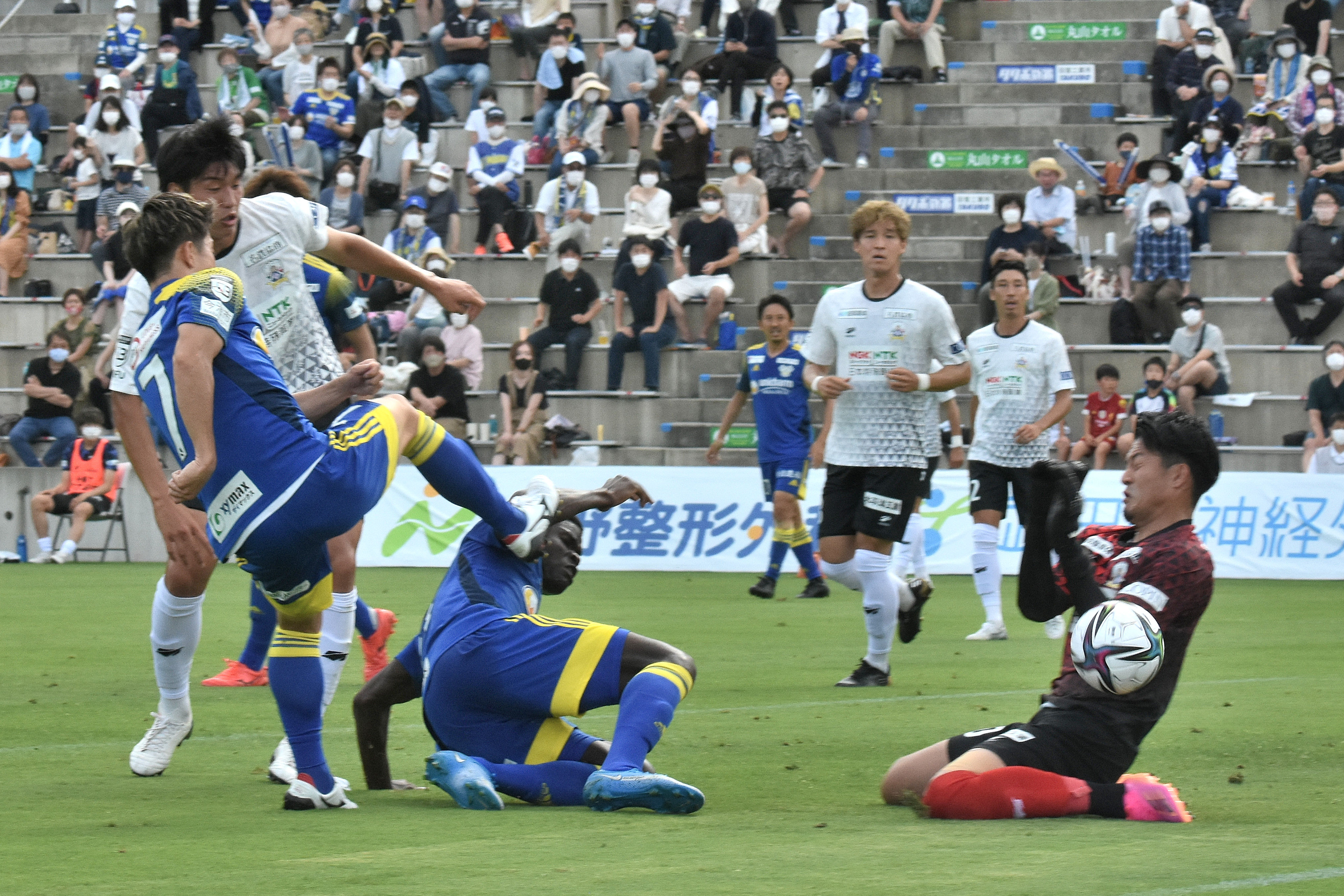 今治市 Imabari City Fc今治 ホームで首位のfc岐阜に快勝 明治安田生命j3リーグ 第12節 の試合結果をお知らせします Fc今治 Vs Fc岐阜 ３ ０ 次節は６月26日 土 18時から富山県総合運動公園陸上競技場でカターレ富山と対戦します