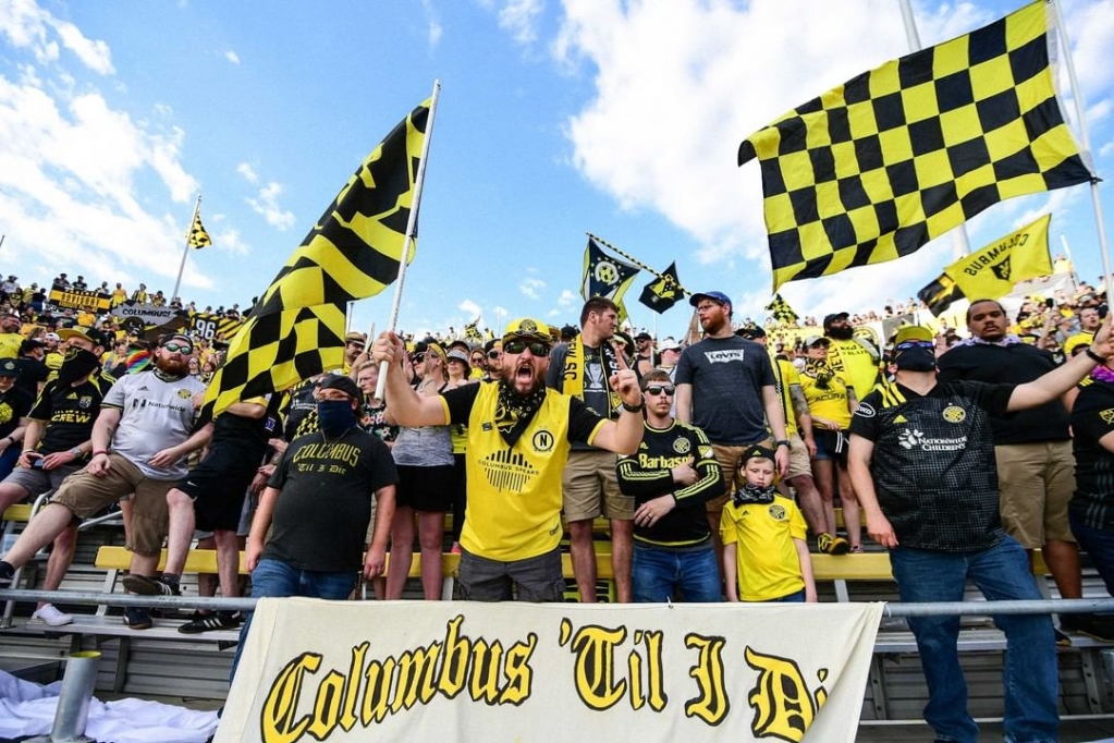 mlsmagita's tweet photo. 💛🖤 MAPFRE: LA STORIA DELLA MLS 💛🖤
Con la vittoria per 2 a 0, i #ColumbudCrew salutano il #MAPFREStadium, pronti a muoversi a downtown.
Anni gloriosi nel primo stadio degli USA creato per il calcio....
👉🏻 https://t.co/483ex8Xfe3 https://t.co/BRUSFhPfAf