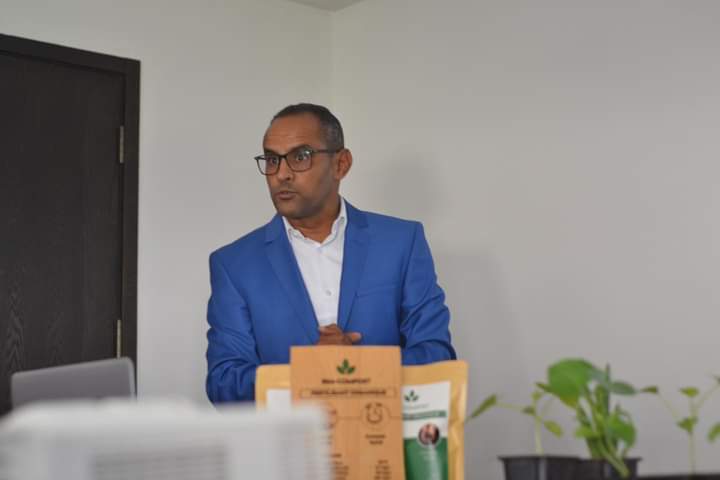 IlabJccm's tweet image. Après 6 mois de travail, de stress et d’apprentissage; nos finalistes sont passés devant le grand jury.

Des pronostiques? Restez à l’écoute car ce soir aura lieu l’annonce tant attendue des lauréats du BMCI Business Challenge

#laststep
#whowillwin
#ensemble_pour_aller_plus_loin