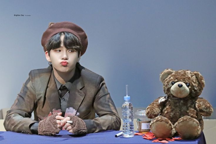 Soapatz's tweet photo. Jongho es muy soft y siempre que canta me dan ganas de hacerle una ovation ♡ https://t.co/BFnBseo6NW
