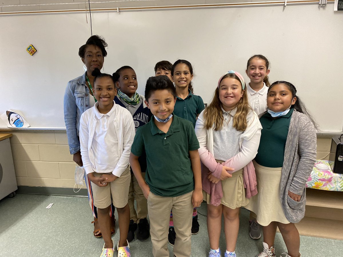 EdwardsAAA1's tweet photo. Last day of school tomorrow. Wishing my 4th graders a safe summer. Such a wonderful class❤️ https://t.co/r709uN5ORs