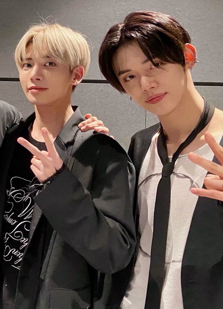 taejunhours's tweet image. cool boys
