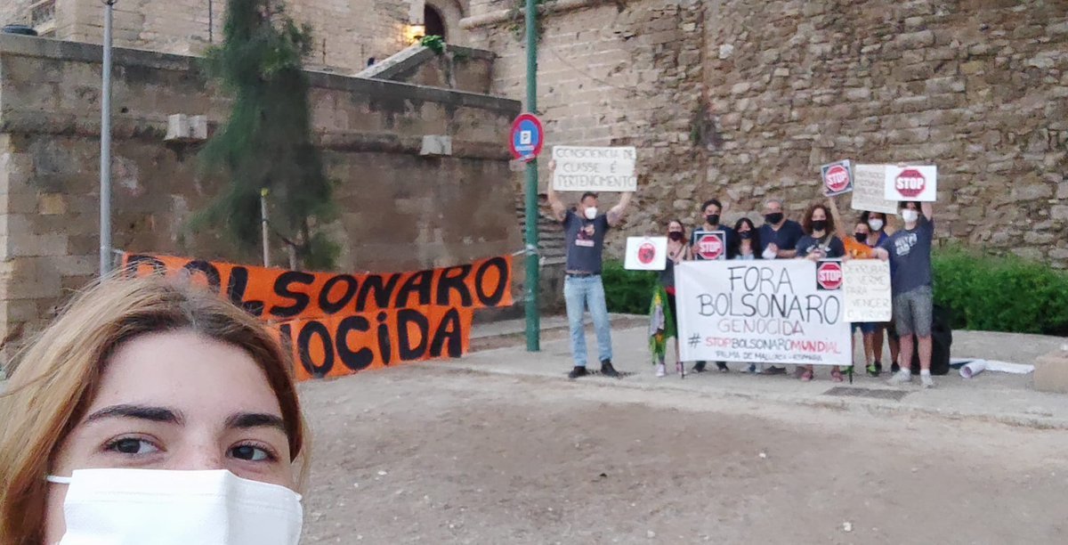 FIBRA2018's tweet photo. Em Palma de Maiorca pelo Fora Bolsonaro! #19JForaBolsonaro @forabolsonarona @povonaruabr @MidiaNlNJA @J_LIVRES @CUT_Brasil https://t.co/UyamLQBGsr