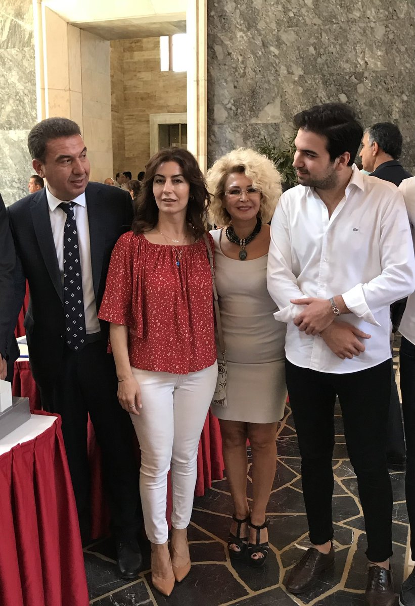 Çocukların yarınlarını inşaa eden, onların ilk kahramanı olan cefakar babalarımızın, babam <a href="/AvTufanKose/">Tufan Köse</a>’nin #Babalargunukutluolsun