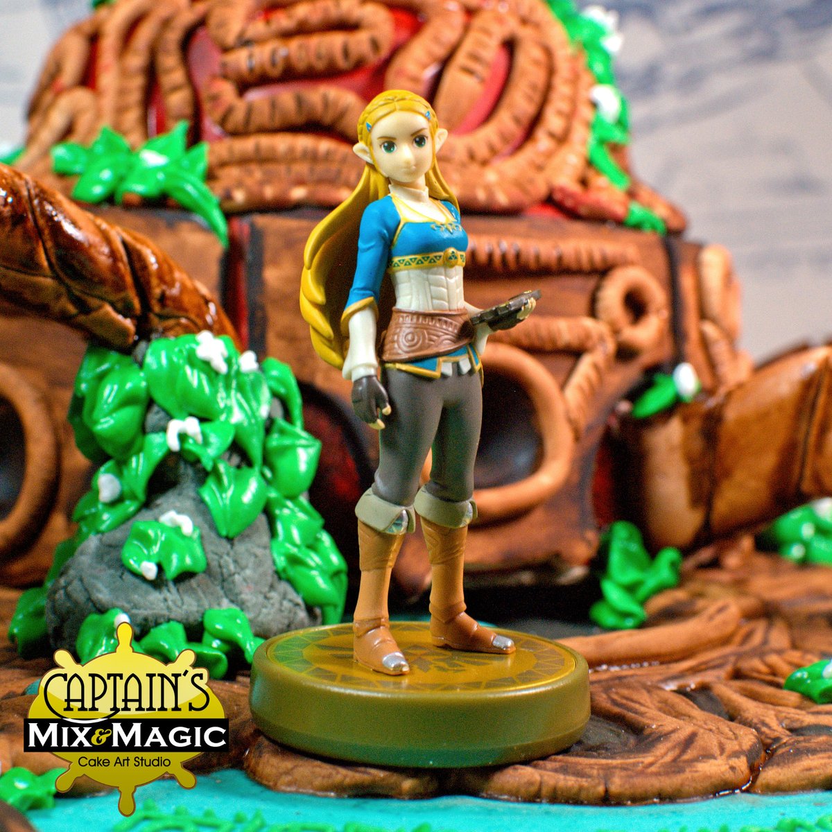 CaptMixandMagic's tweet photo. For the fans of The Legend of Zelda Breath of the Wild. Here's one of our cakes. 
Thank you @AkoSiKitteh
  and @katenjimenez
  for letting us make the cake. 
#zeldabreathofthewild #legendofzelda #breathofthewild #thelegendofzelda #botw https://t.co/ndGMeDRZFw