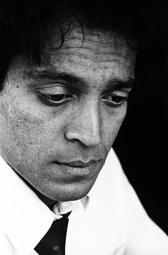 RaiSwatiRai's tweet image. &apos;The world is too opaque, distressing and profound.
This twenty minutes&apos; rendezvous will make my day:
To sit here in the sun, with grackles all around,
Staring with beady eyes, and you two feet away.&apos;

#VikramSeth Happy Birthday!