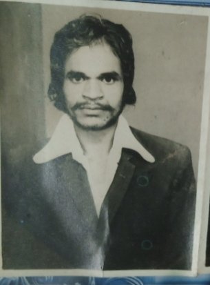 Vikashmnkr's tweet photo. #Papa 
चुपके से 1 दिन रख आऊं,
सभी खुशियां उनके सिरहाने में!
जिन्होंने एक अरसा बिता दिया,
मुझे बेहतर इंसान बनाने में!😊 #FathersDay #FathersDay2021 #FathersDaySpecial #FathersDaySpecial #fatherandson #Fathers https://t.co/Z3nu2n9vt9