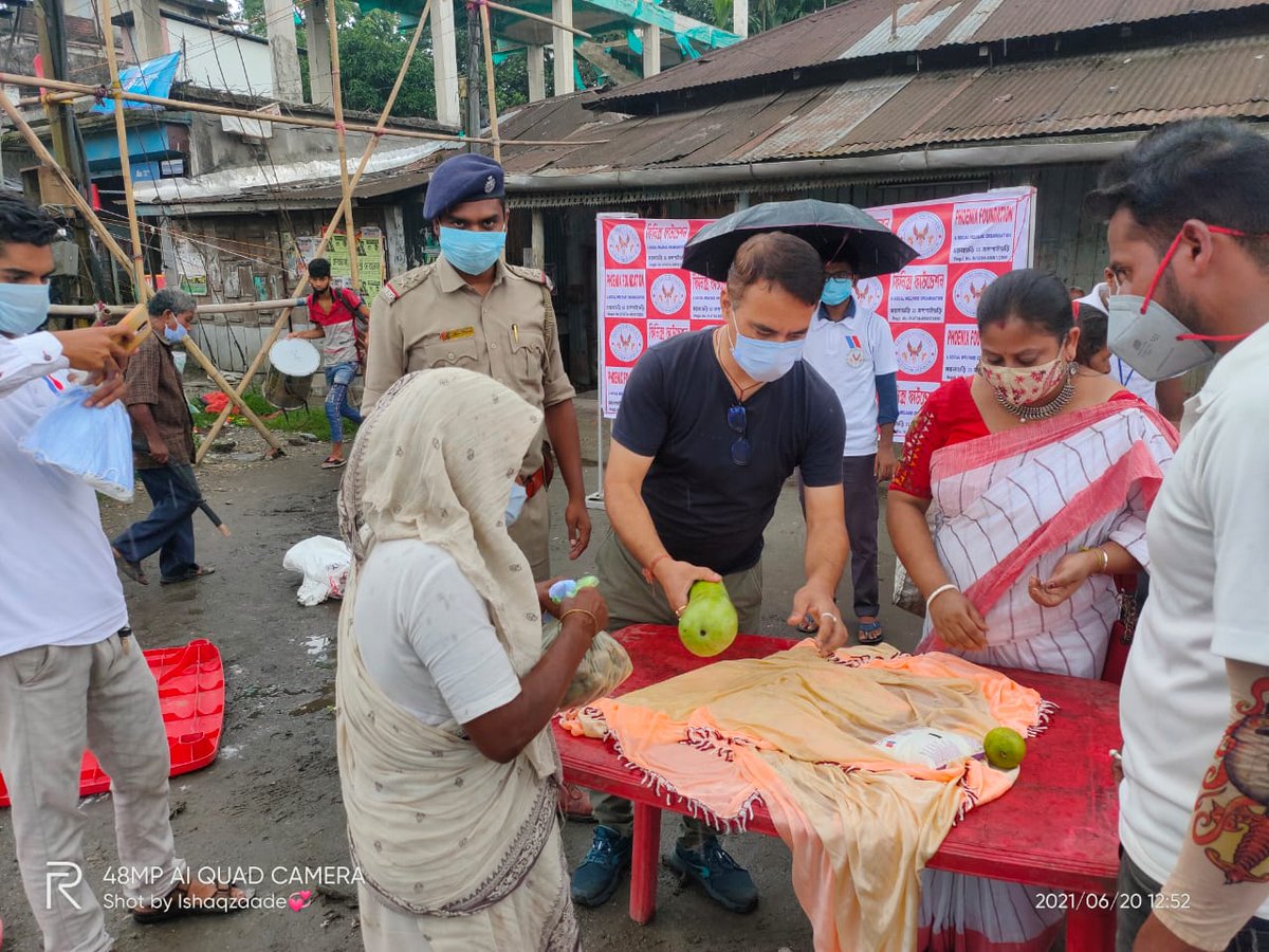 PhoenixFounda14's tweet photo. Today programme with our beloved drummers.
Present IC Maynaguri -BHUSAN CHETRI Sir 🙏
#social_worker
#food_distribution 
PHOENIX FOUNDATION https://t.co/xV7B0LfMs6