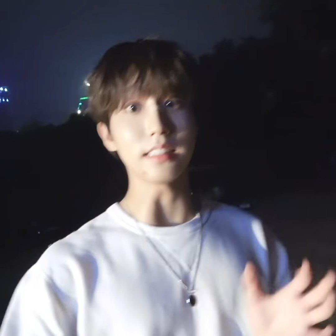 sorry i had to 

#HAN #한 #한지성 #스트레이키즈  #STRAYKIDS <a href="/Stray_Kids/">Stray Kids</a>
