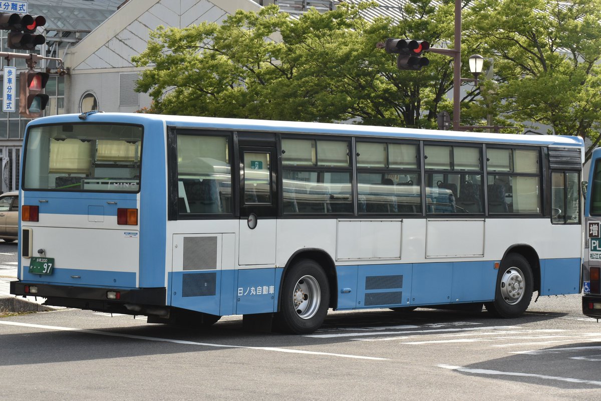 走る鉄バス tweet media