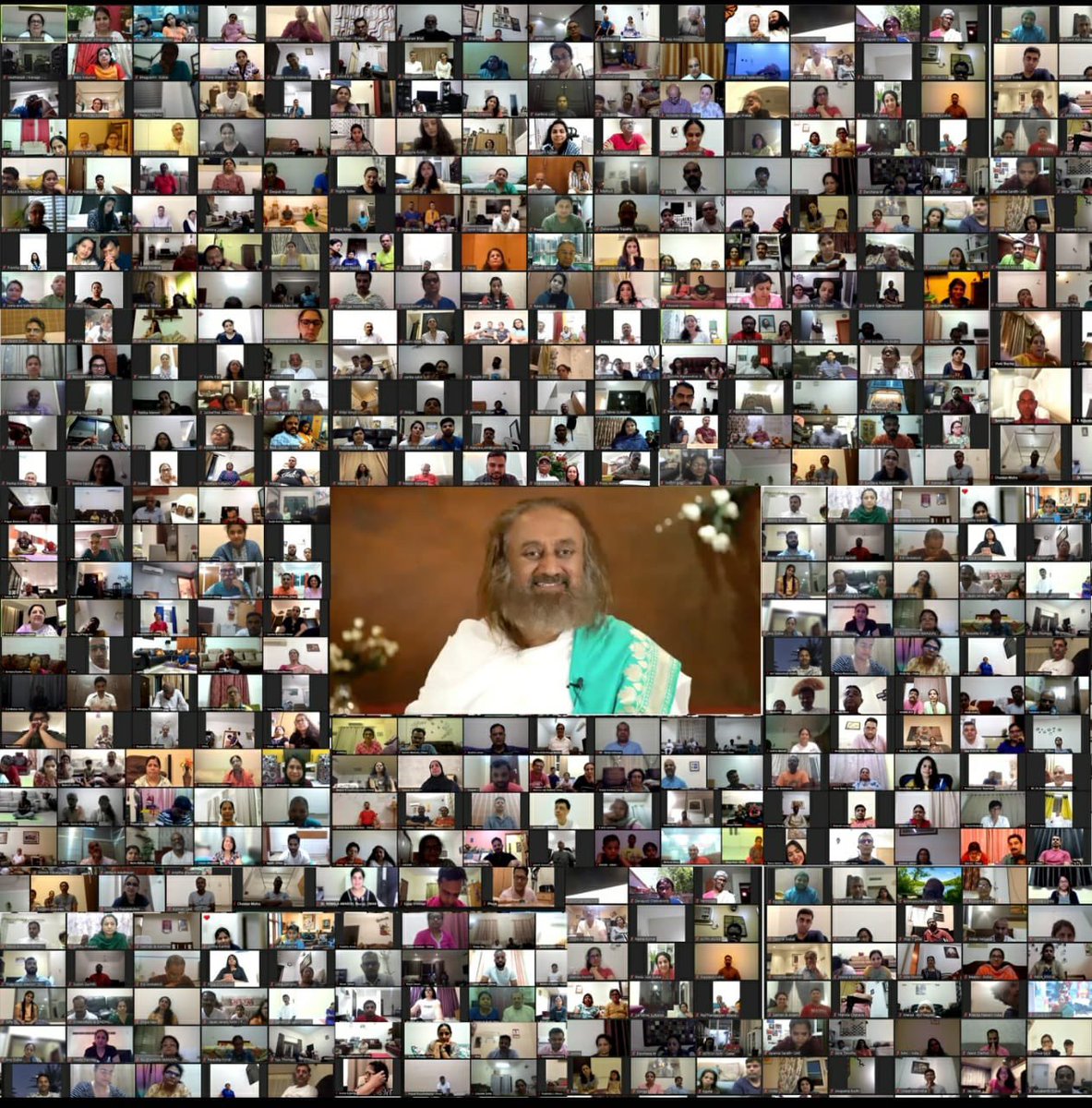 Gurudev's tweet photo. Connected with over 4900 participants from the Middle East and Gulf countries during the volunteers and teachers meet. https://t.co/gR5EjbyLoa