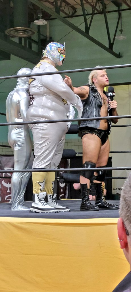 Katlamos's tweet photo. Apropos of nothing, I just want to say that @JimSterling looked amazing in their dress and wresting kit last night. Also, Craig the Intern in a silver morphsuit was fantastic, and @THEonlyMVYoung is a king👑 for calling out those shitty transphobic announcers. #RyseReturns https://t.co/dbBPbNUZLU