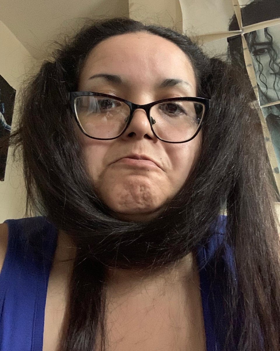 DeeliciousBeach's tweet photo. I think my hair got a bit long again. But I do have a ready face warmer as seen in pic two #ToCutOrNotToCut https://t.co/e7sXNZdv1a