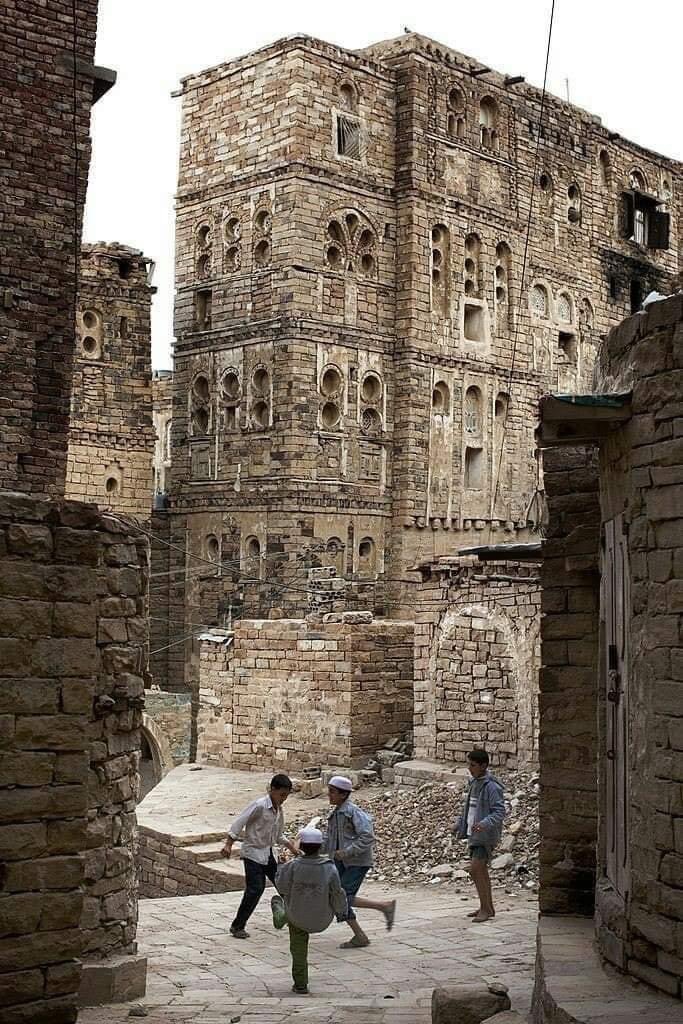 Remyemen's tweet photo. حضارة غارقة في أرصفة الزمن ..
. https://t.co/6nRFhWFLHX