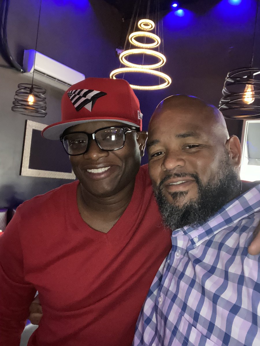 OnPoint_El's tweet photo. Happy Father’s Day, Fellas. “You’re successful the moment you love what you do.” I’m prolific, so gifted. Don’t Worry, Be Happy 😊. My man was playing the horn 🎺 and I had to snap it up with him. #Atlanta #brunchoutfit #BaldAndBeautiful #BlackBoyJoy #brunchatl #bottomlessmimosas https://t.co/3QjAb4UBIv