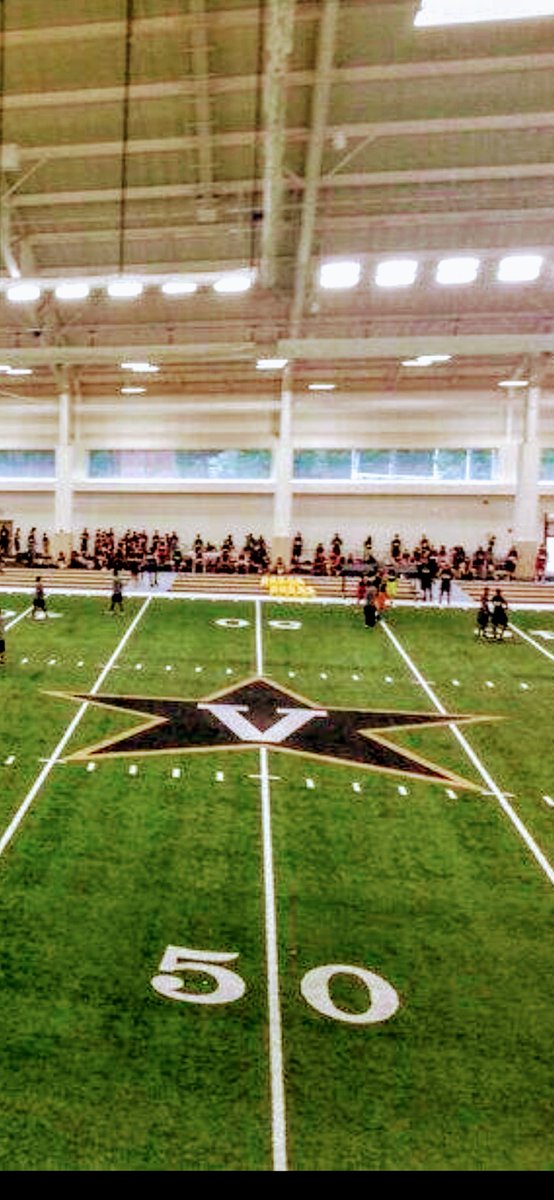 caden_mcmahan1's tweet photo. Excellent chance to learn from some serious talent. Great feedback. Always looking for ways to improve. #NoSubstituteForHardWork #VandyFootballCamp https://t.co/6c6O1Lo7g5