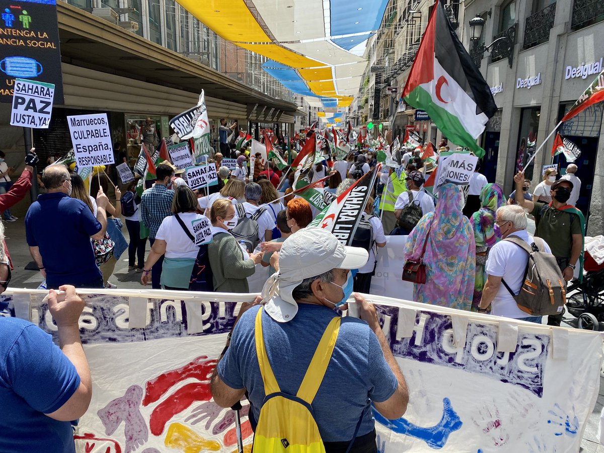 aapss's tweet photo. Algunos momentos de nuestra @marchasaharaui por las calles de Madrid… mucha gente y un grito común #SaharaLibre https://t.co/SP4qn7oXgx