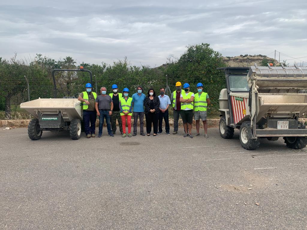dipalme_almeria's tweet photo. Diputación impulsa en📍#Beires y #Bentarique cursos de formación 👨🏫 en uso de dumper dentro del #PFEA
✅ Una acción pionera de carácter formativo que favorecerá a más de 120 trabajadores del PFEA
✅ Alumnos de Almócita, Fondón, Terque, Alhabia #Beires y #Bentarique https://t.co/x6hDPKiSXc