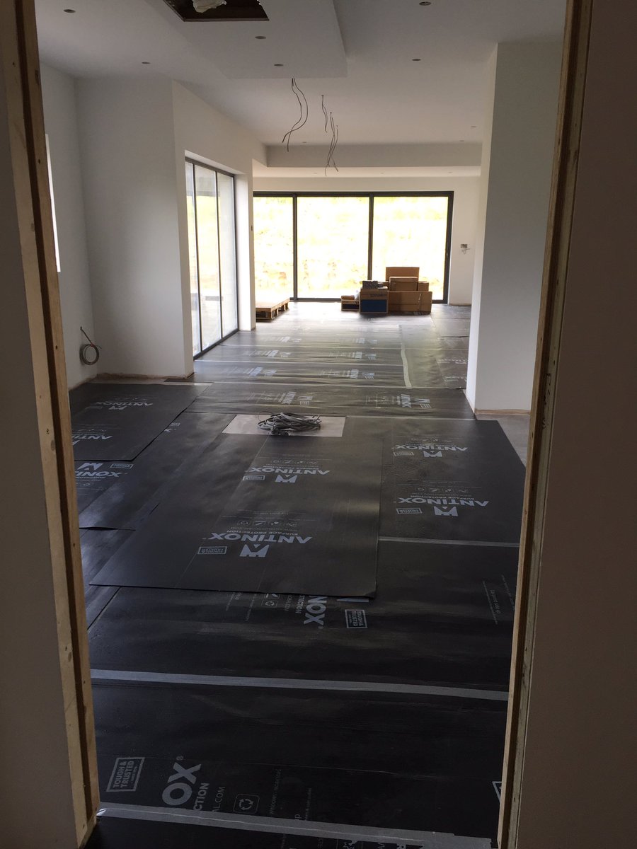 cobolegend's tweet photo. Father’s Day fun, washing the protective flooring, kitchen being fitted soon ✅✅ #thewillows #deadlinedayAug27 #goingtobeclose https://t.co/DhniRLcW2k
