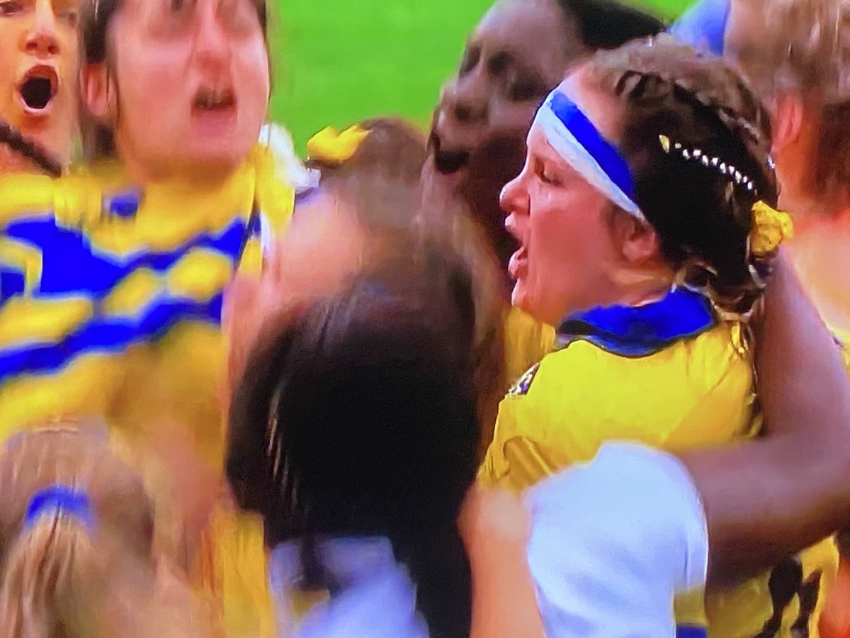 Les filles de l'ASM Romagnat sont championnes de France !!! Quel exploit ! Quel combat. Bravo les filles !