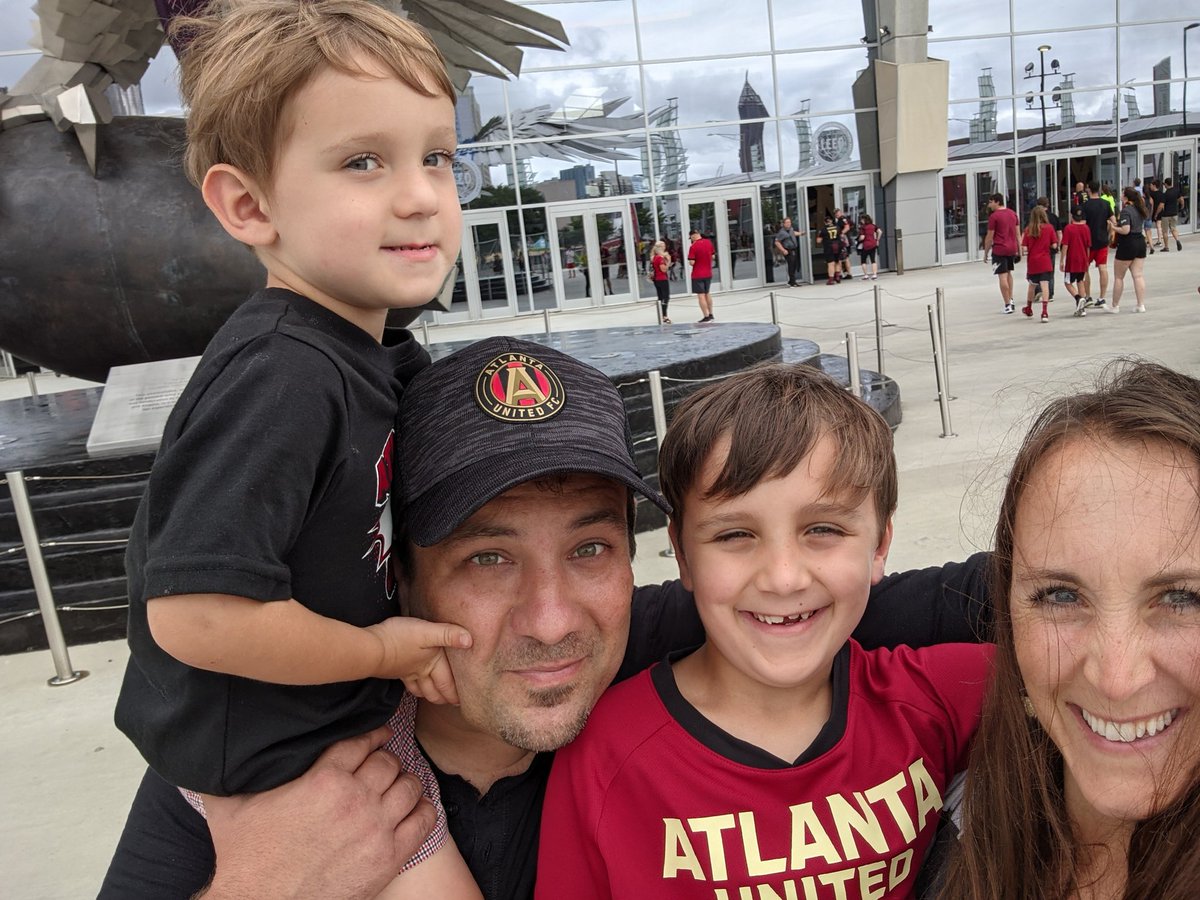 SarahRGill's tweet photo. Celebrating @GillSpeaks in true Atlanta fashion #ATLUTD♥️ #UniteAndConquer https://t.co/HoRwb3KYrA