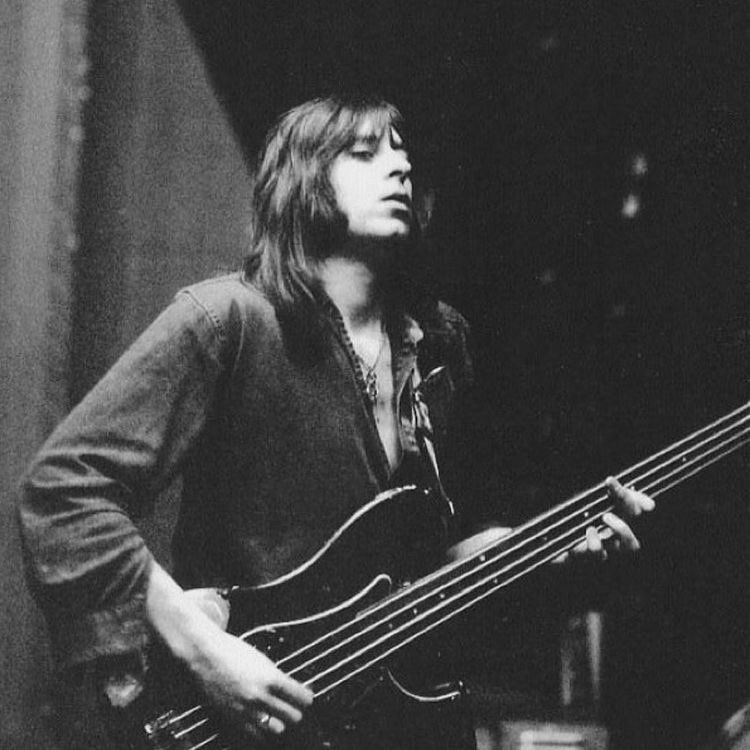 EvaGardner's tweet photo. In the late 1960s, Dad took the frets off of his ‘62 Fender Precision (pictured here). He had such a cool and creative style of playing. Another Father’s Day spent without him, but I know he’s with me in spirit and lives on in music 💫 https://t.co/EsbzZoZaNV