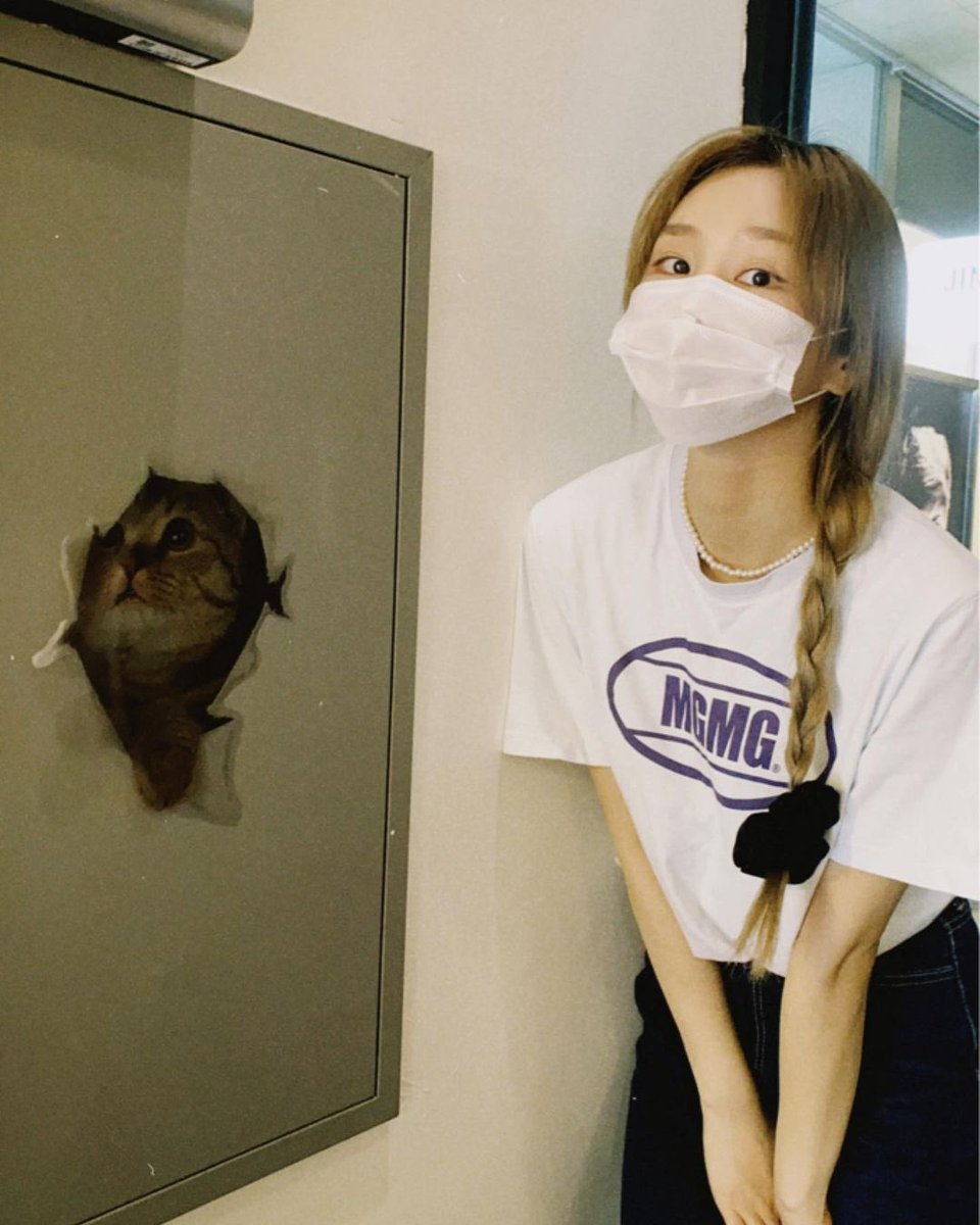 favoritegallery's tweet photo. 210620
© insta
#페이버릿 #새봄 https://t.co/1OwOVASfyv