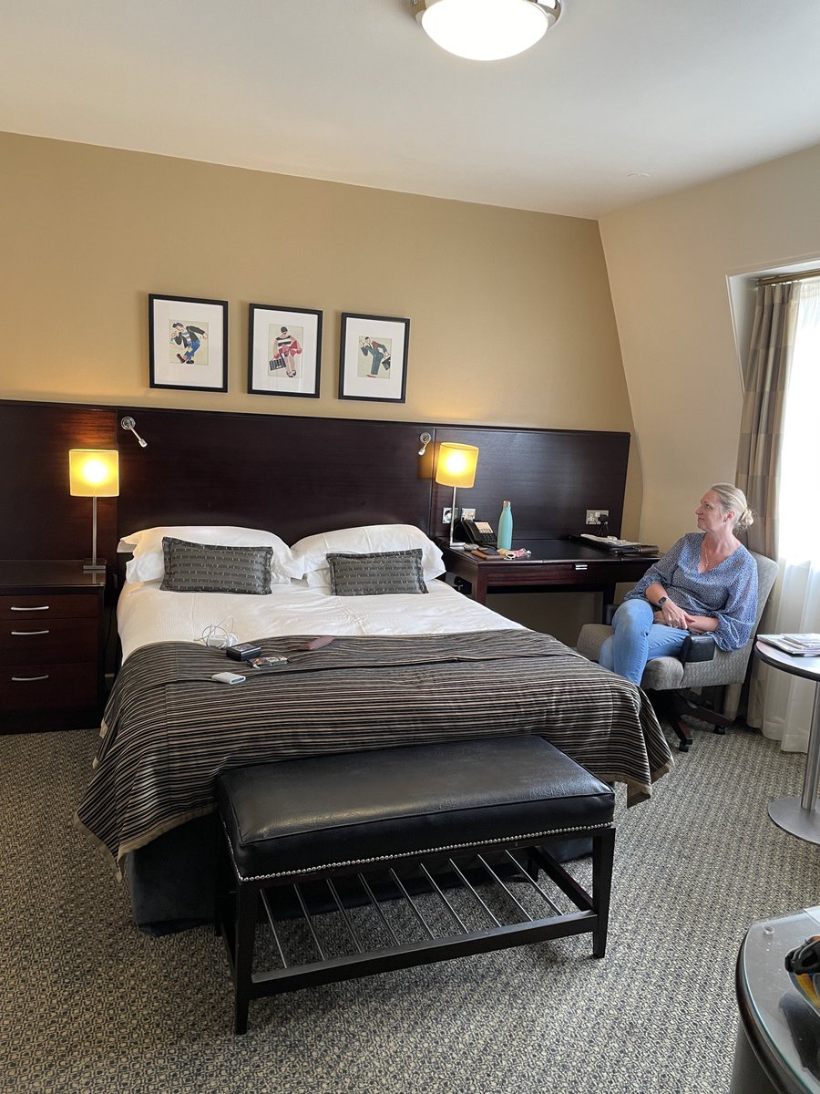 visitwithus's tweet image. We’ve arrived at our hotel! How lovely is this room at the @PommedOrHotel in #Jersey 

@CosmosUK #CosmosBackOnTheRoad #InPartnership