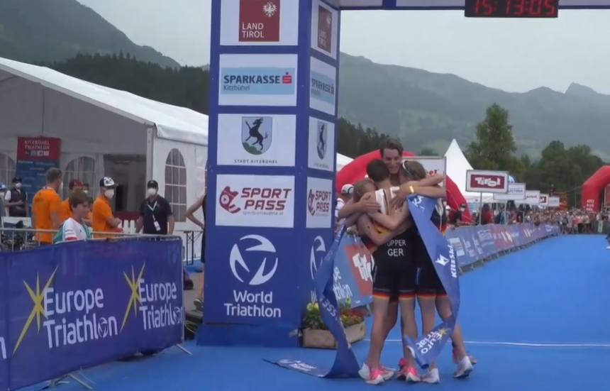 TrikipediaNl's tweet photo. Duitsland ( Julia Bröcker, Justus Töpper, Jule Behrens, Henry  Graf) wint EK mixed relay junioren voor Frankrijk en Spanje.
Team Nederland ( Barbara de Koning, Mitch Kolkman, Robin Dreyling en Niels van Lanen) 7e plaats.
(later meer) https://t.co/HGbWtClCrB
