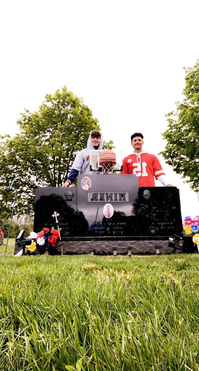 etyoder's tweet image. Family’s not just your blood, but who you’d bleed for❤️