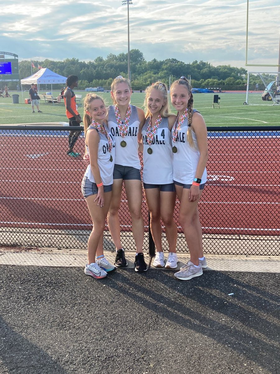 CoachRems_OHSPE's tweet photo. Great way to end the season and a very long year. The girls placed third at States and were one point from second. First place finish in the 4x8 and Third in the 4x2. Congrats to our seniors on their last race! We will miss them 🐻❤ https://t.co/fnGcHaKV1C