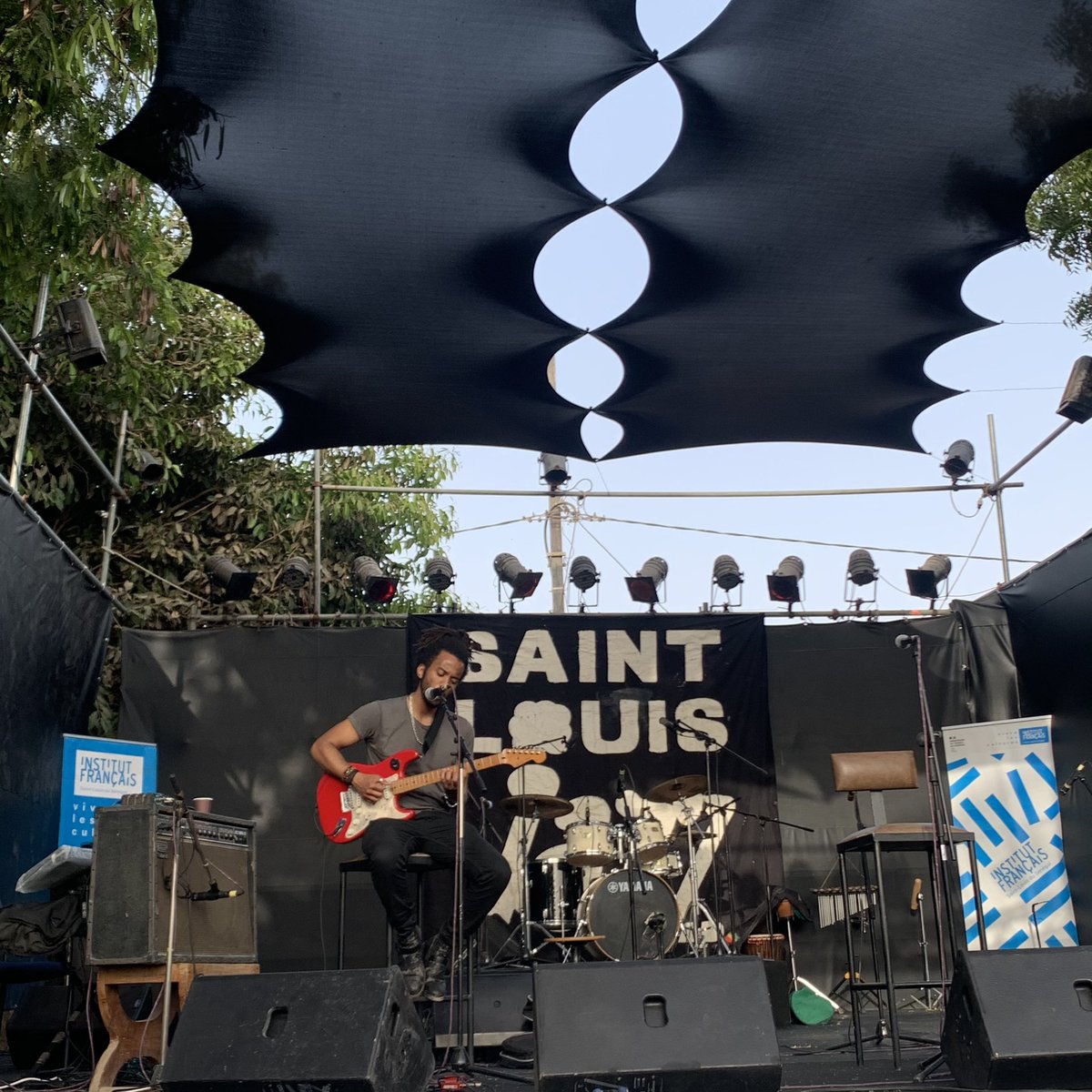 atelier221mode's tweet photo. La culture, leveur de développement #saintlouisjazz reprend en ouverture avec @AwaLy qui nous a 💗 @TaamuSenegal à couvert l’évent si particulier apres une petite pause #covid Espérons que cela continue @MoussorsAwa sans oublier les #off https://t.co/tcKQeLIcYp