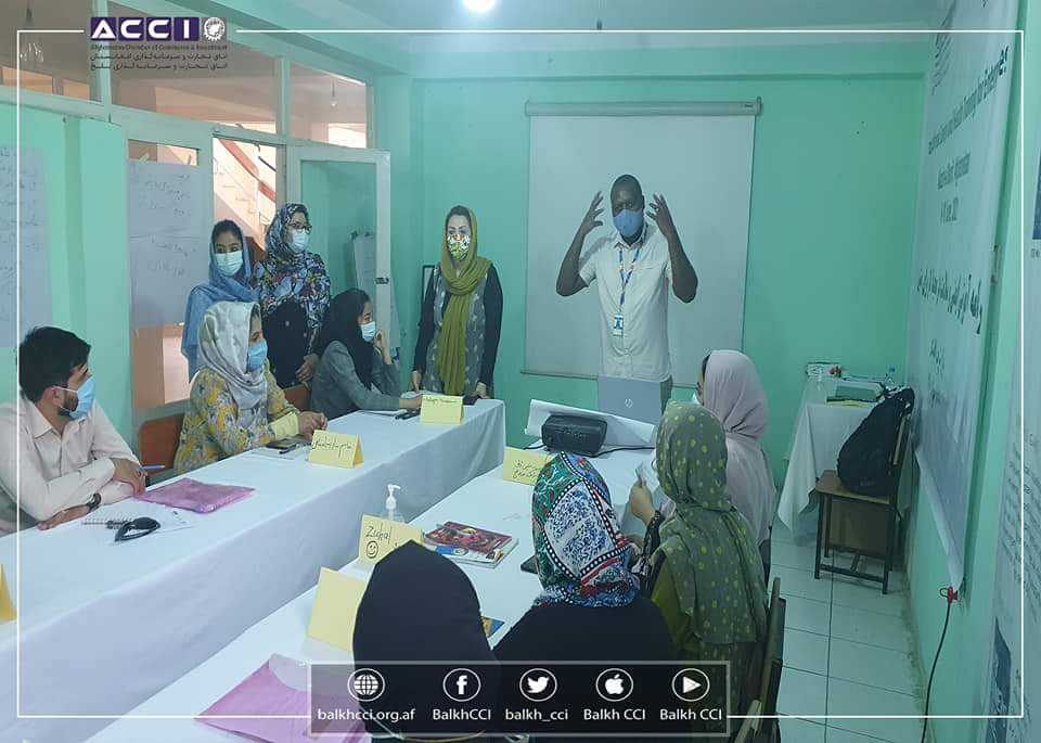 balkh_cci's tweet photo. 1/2 BalkhCCI in cooperation with @AfghanistanIlo (R2DJ project) have conducted a TOT of Occupational Safety and Health(OSH) for 25 participants. The young graduates whom are selected from different enterprises and stakeholders will be training enterprises in Balkh province. https://t.co/TPU8kfXUJh