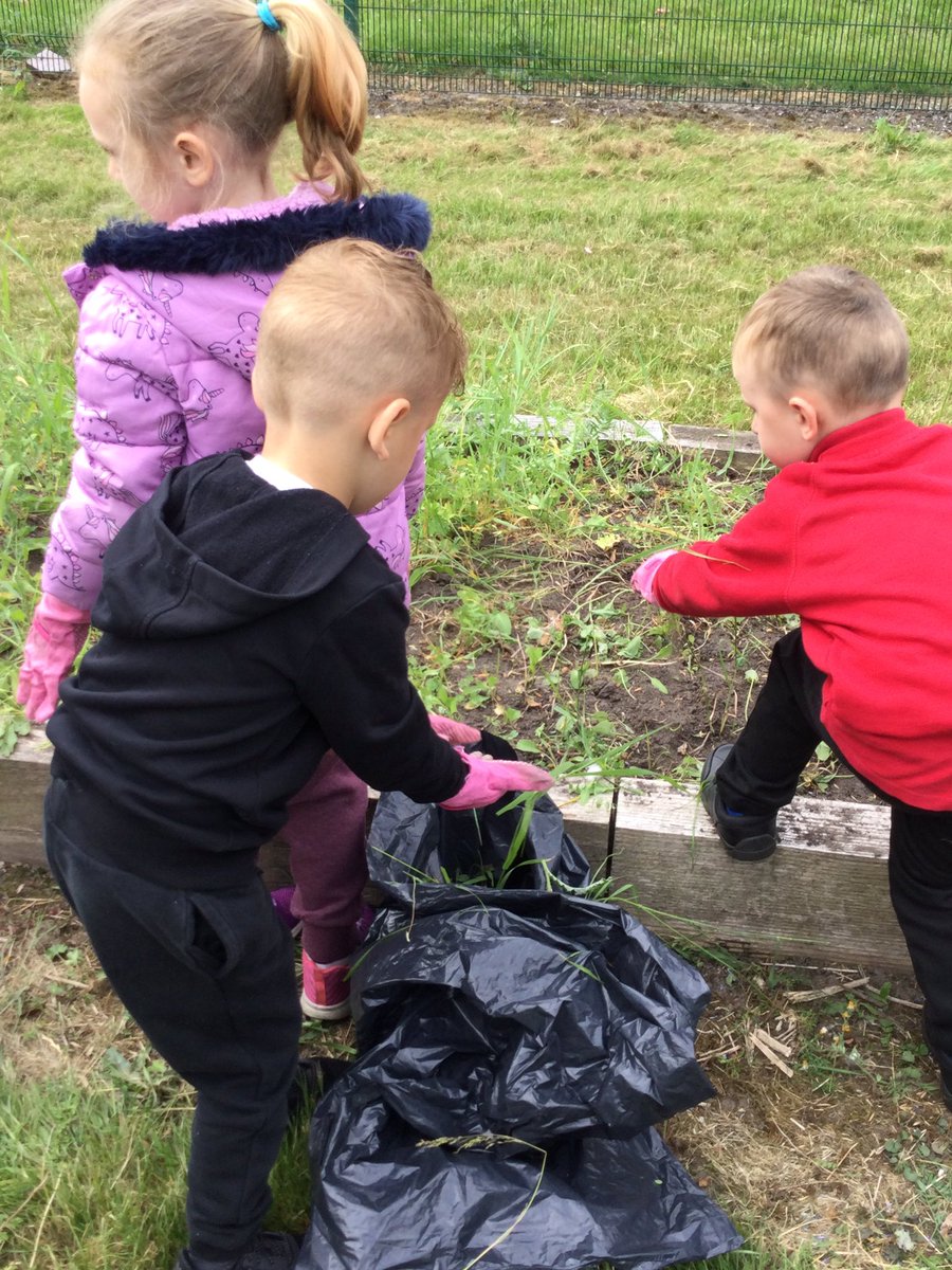 MrsHighcock's tweet photo. When we got to forest school on Friday we were sad to see that our bug hotel had been vandalised. The children worked hard to rebuild it for the bugs 🐜 🐛🪲🪱🕸 and we managed to fit in some gardening too! #forestschool #buildingresiliance @parishschool1 https://t.co/EPgNujohiP