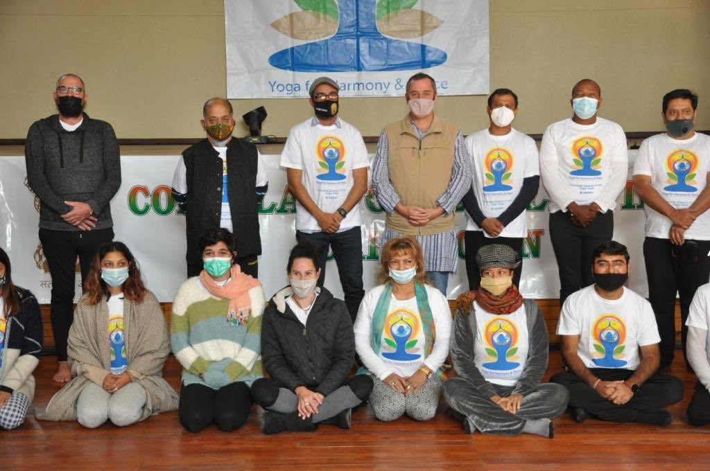 IndiainCapeTown's tweet photo. Celebrated #IDY2021 at Samaj Center, #CapeTown #iccr_delhi @hci_pretoria @meaindia1 https://t.co/U6znwLc2LZ