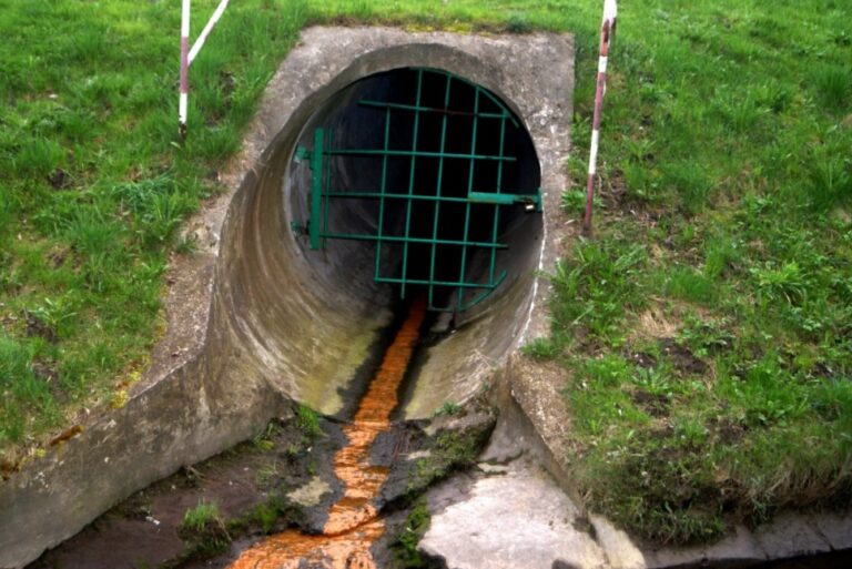 ededorp_'s tweet photo. Het vervuilde grondwater onder Ede zou worden geloosd in de rivieren. @josvdp denkt van niet! Op https://t.co/wFGkLlwKN3 of hier: https://t.co/JNtMMofmpq https://t.co/6cMRmxwbf6