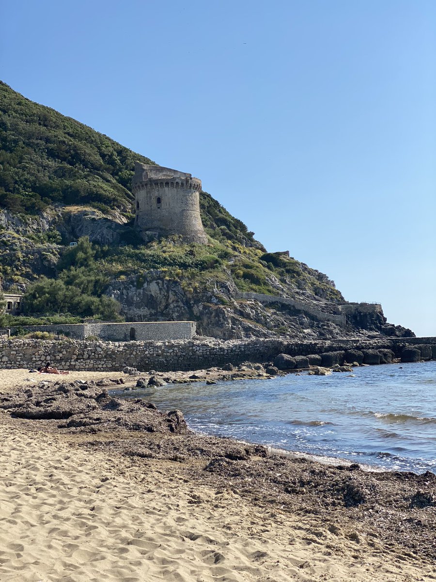 Elerossi17's tweet photo. Hello Summer 🤍 dove sarò? https://t.co/2Koex3UG1B
