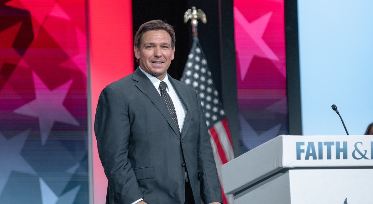 𝐂𝐡𝐫𝐢𝐬𝐭𝐢𝐚𝐧 𝐁𝐞𝐝𝐞𝐥𝐥 tweet media