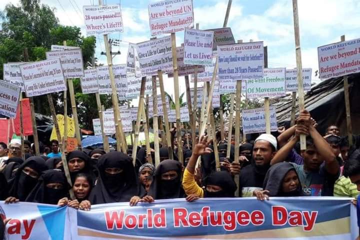 TechnicalShabb3's tweet photo. 30 yrs old #Rohingya registered refugee demand on #WorldRefugeeDay.
More than 28 years passed!!!
Where is our live!!!
We are human!!
Why no value of human?
Why int.C, ICC, ICJ too delay on solving our issue?
Plz understand our 28 yrs feelings &amp; at least think of our next lives. https://t.co/KlLRIjM5V0